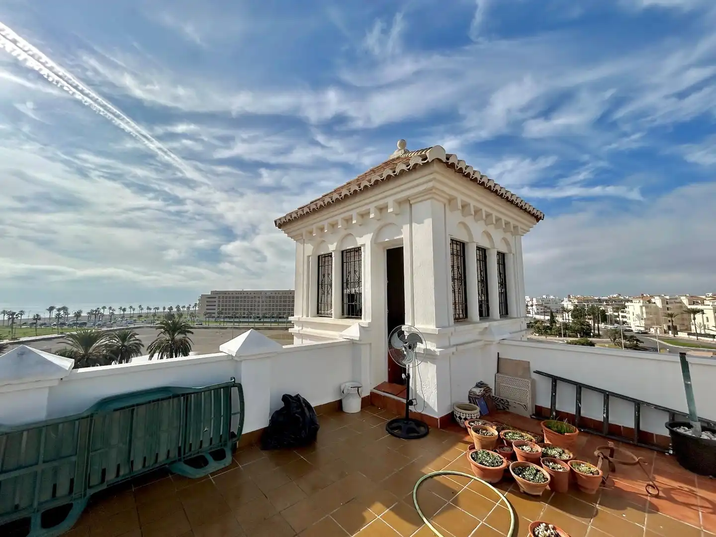 Exterior view of Attic for sale in Roquetas de Mar  with Private garden, Terrace and Furnished