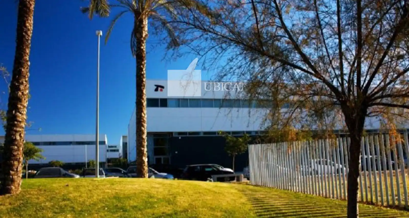 Außenansicht von Fabrikhallen zur Miete in Gavà