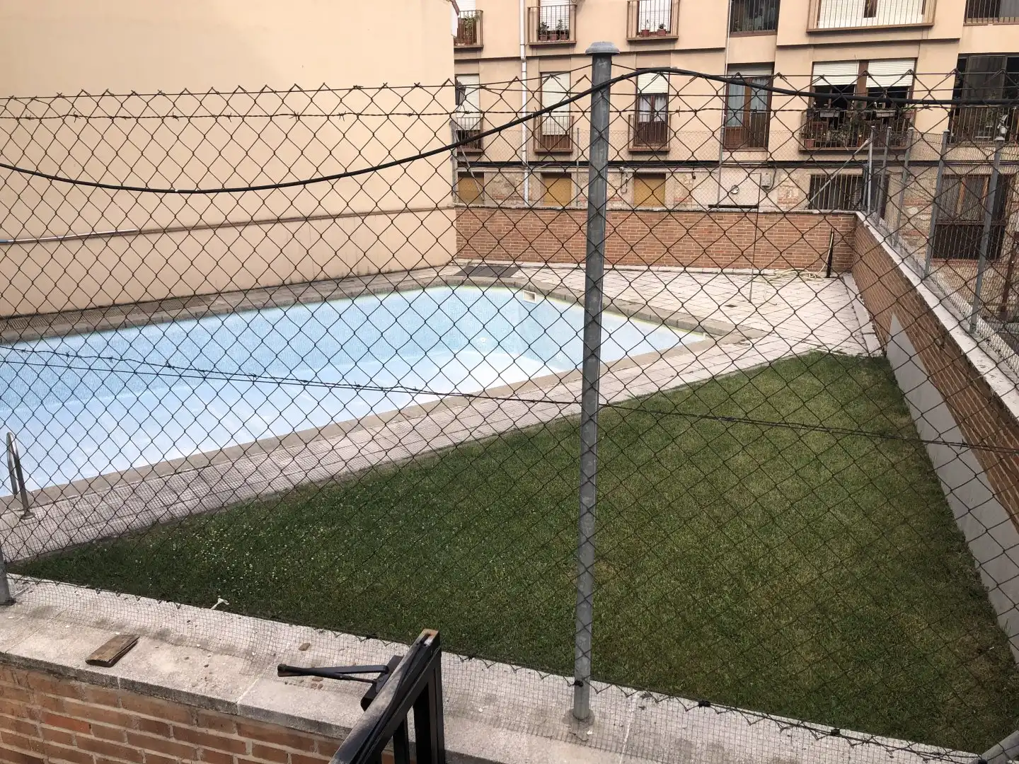 Piscina de Pis en venda en Segovia amb Calefacció, Piscina i Moblat