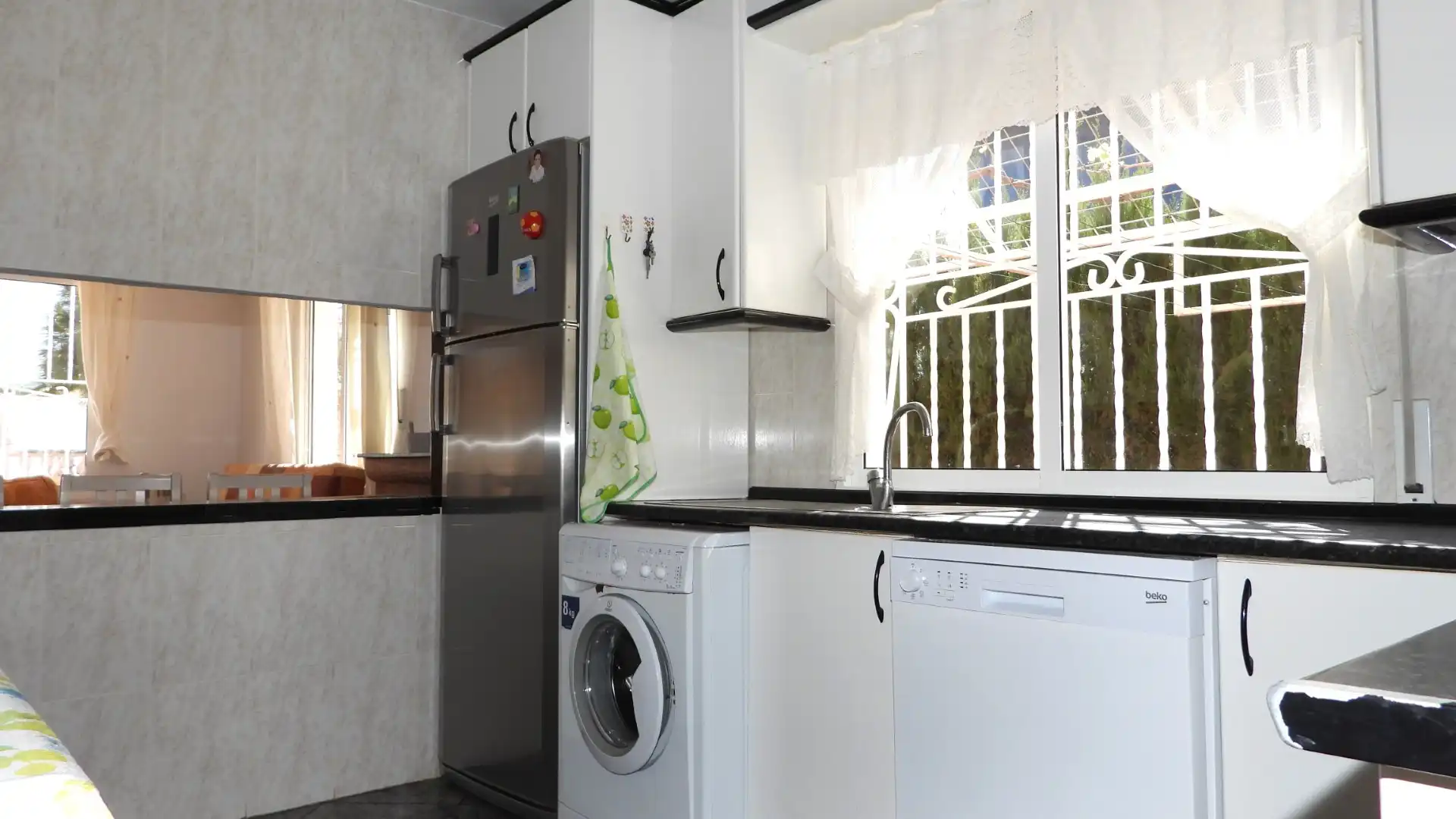 Cuina de Casa o xalet en venda en Cartagena amb Aire condicionat, Calefacció i Jardí privat