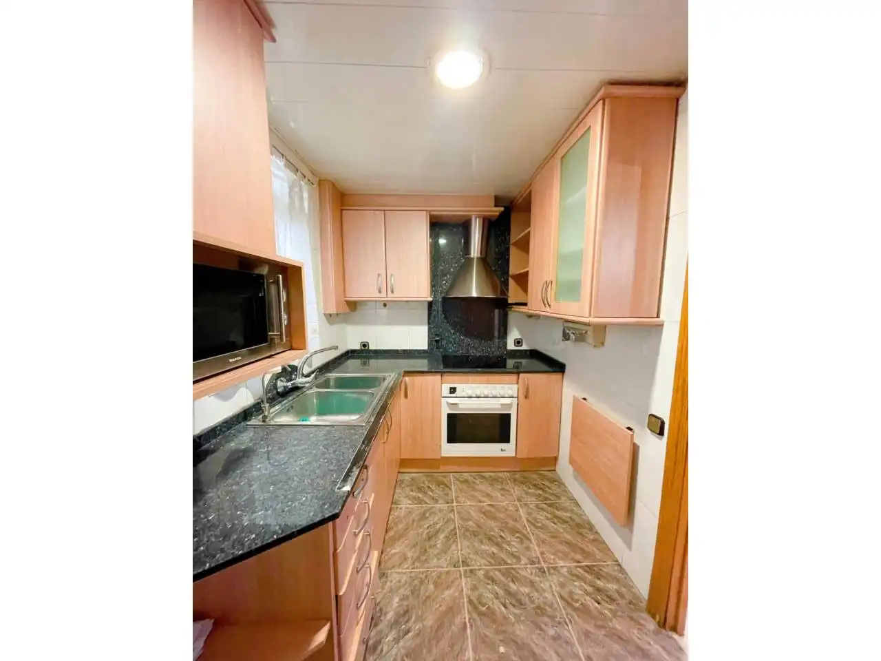 Cocina de Piso en venta en Cerdanyola del Vallès con Calefacción, Parquet y Balcón