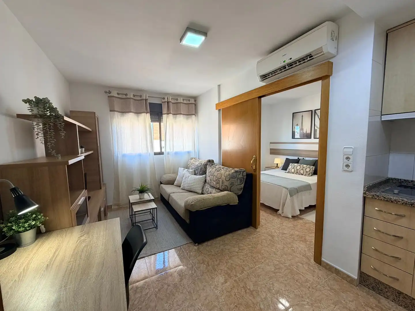 Dormitori de Apartament de lloguer en Murcia amb Aire condicionat, Moblat i Rentadora