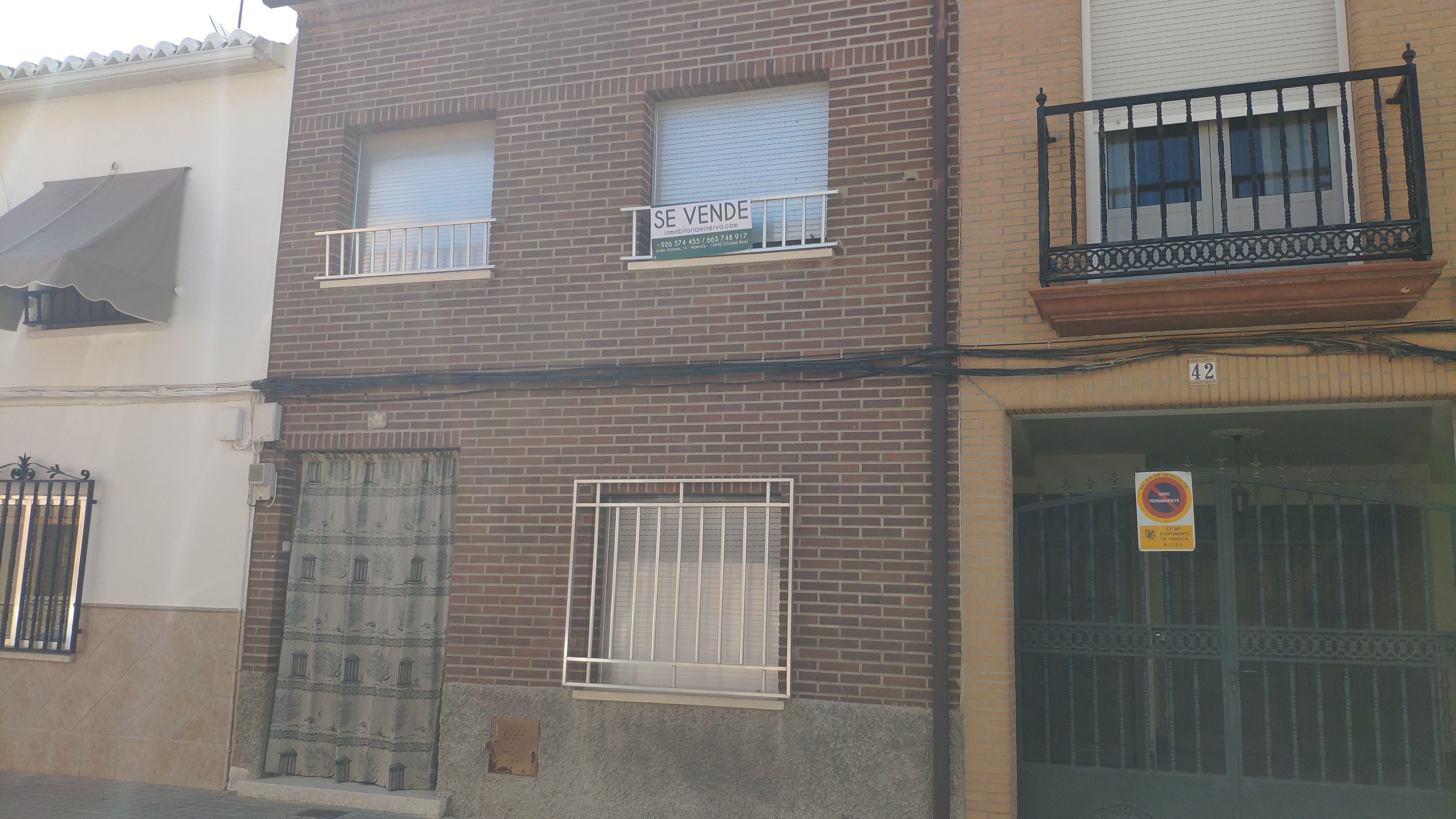Vista exterior de Casa o xalet en venda en Herencia amb Terrassa