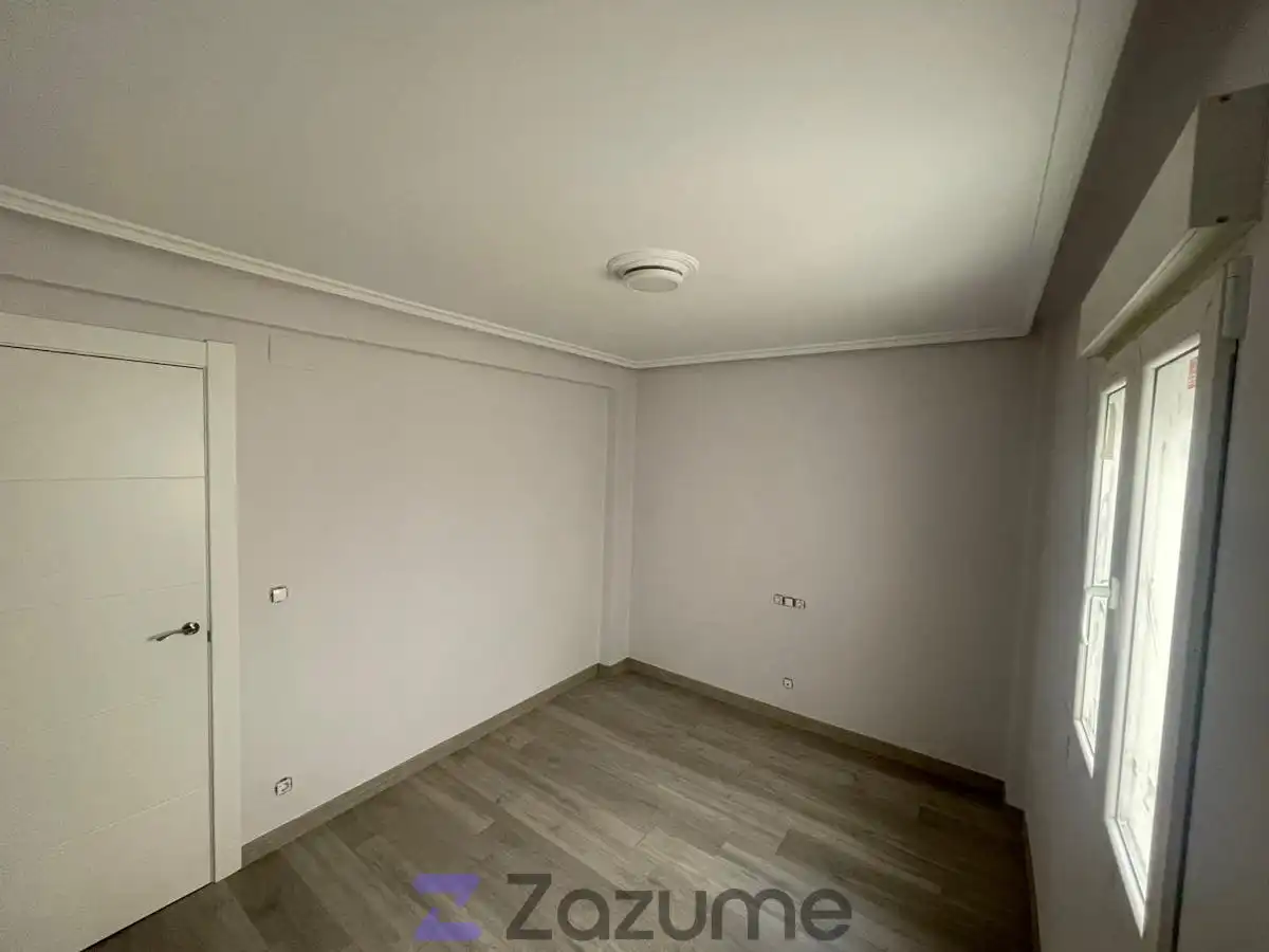 Bedroom of Apartments for rent in Burgos  with Heating, Oven and Washing machine