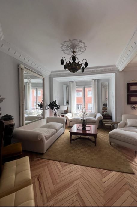 Flat for sale in Calle de Zurbano, Almagro