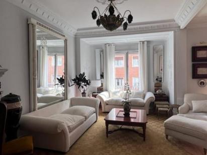 Living room of Flat for sale in  Madrid Capital  with Air Conditioner, Storage room and Furnished