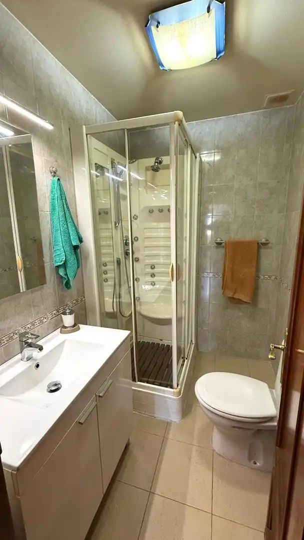 Bathroom of Apartments for sale in Sevilla