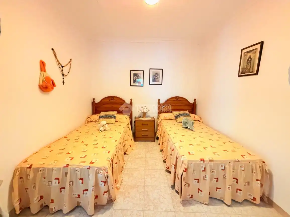 Schlafzimmer von Einfamilien-Reihenhaus zum Verkauf in Tembleque