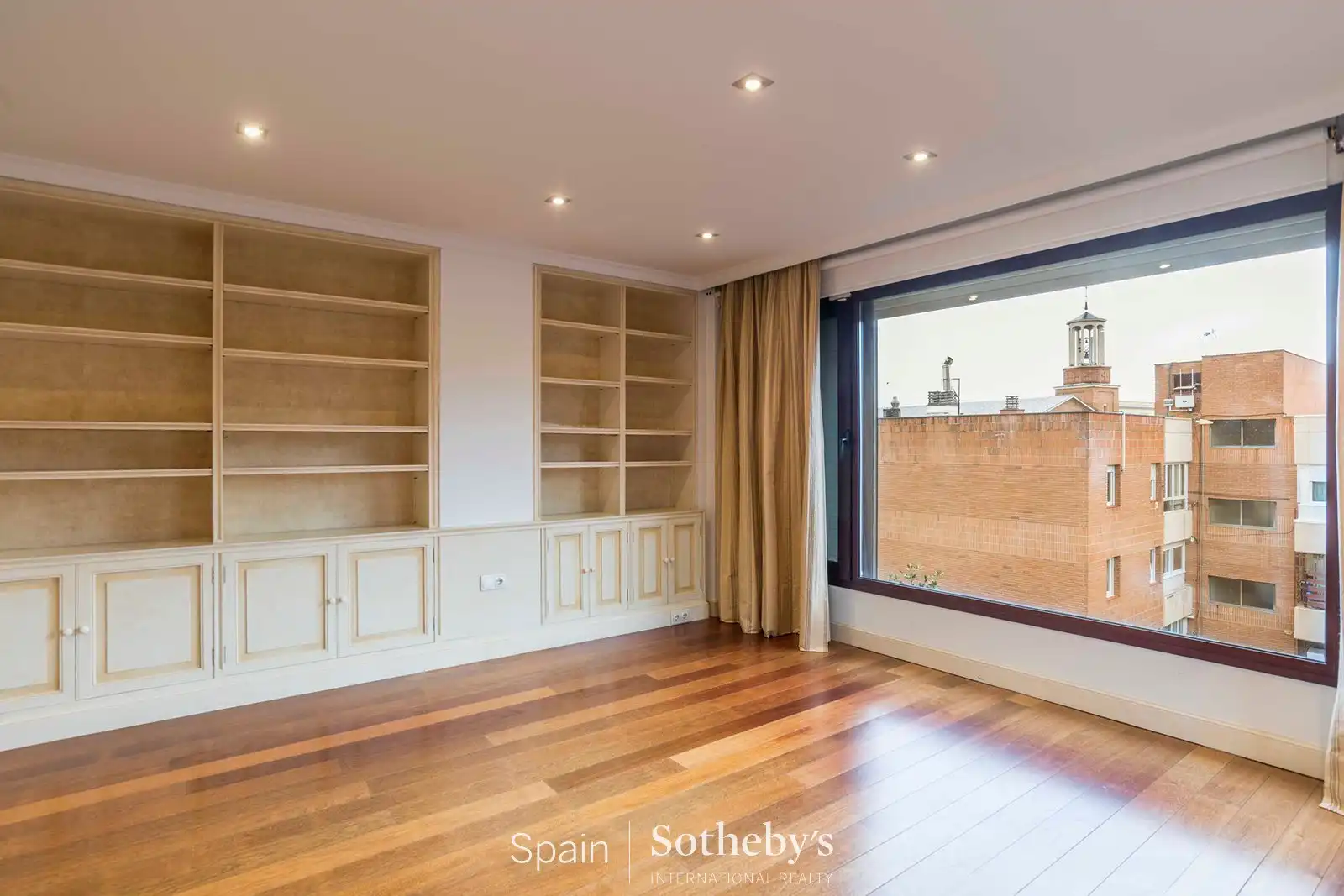 Sala de estar de Dúplex de alquiler en Madrid con Aire acondicionado, Calefacción y Trastero