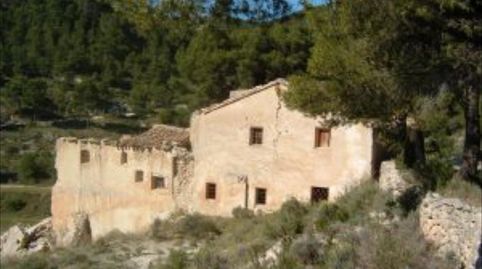 Alicante. A 35 Km de la ciudad. Finca rustica  en monte con coto de Caza, con casa solariega., immagine 2