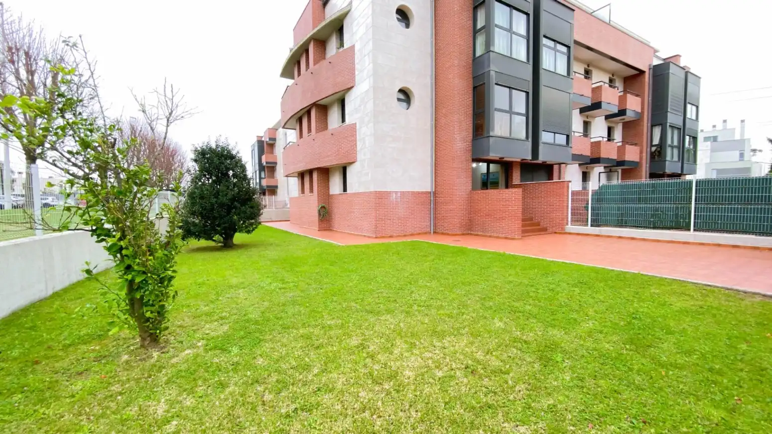 Vista exterior de Piso en venta en Santa Cruz de Bezana con Calefacción, Parquet y Terraza