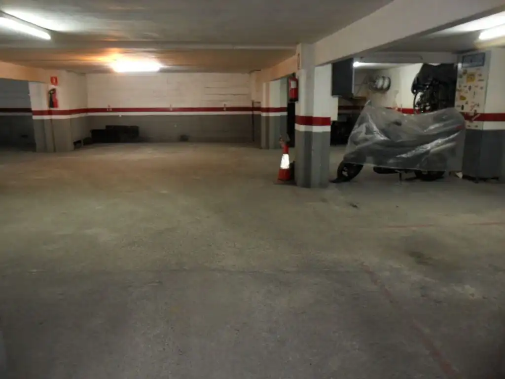 Einzelparkplatz zur Miete in Carrer de Cartellà 77, imagen 5