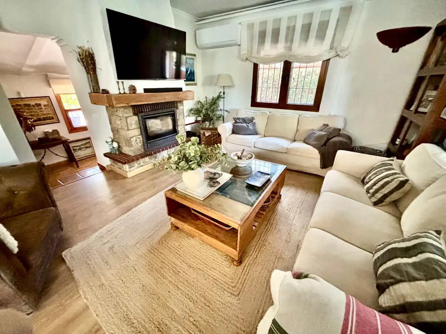 Sala d'estar de Casa o xalet en venda en Mutxamel amb Aire condicionat, Jardí privat i Terrassa