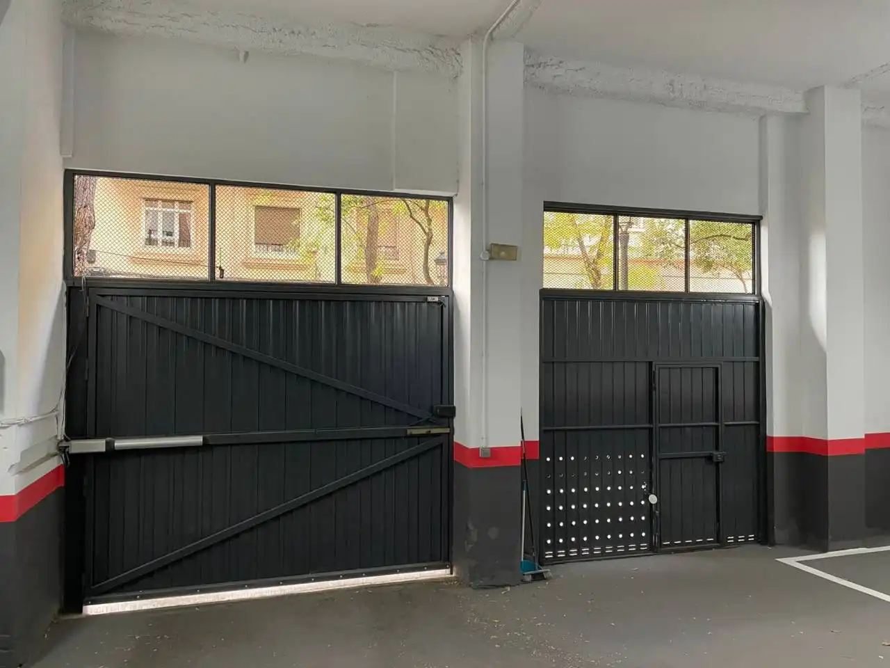 Garage zur Miete in Calle Reina Doña Germana, Gran Via