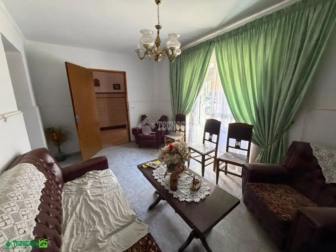 Casa aparellada en venda a Granátula de Calatrava, imagen 4