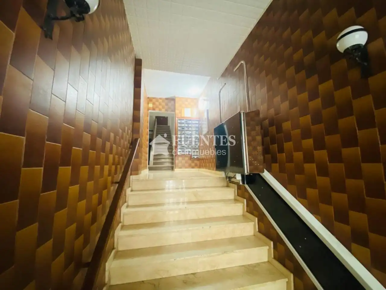 Wohnung zum Verkauf in Alicante / Alacant mit Parkett und Terrasse