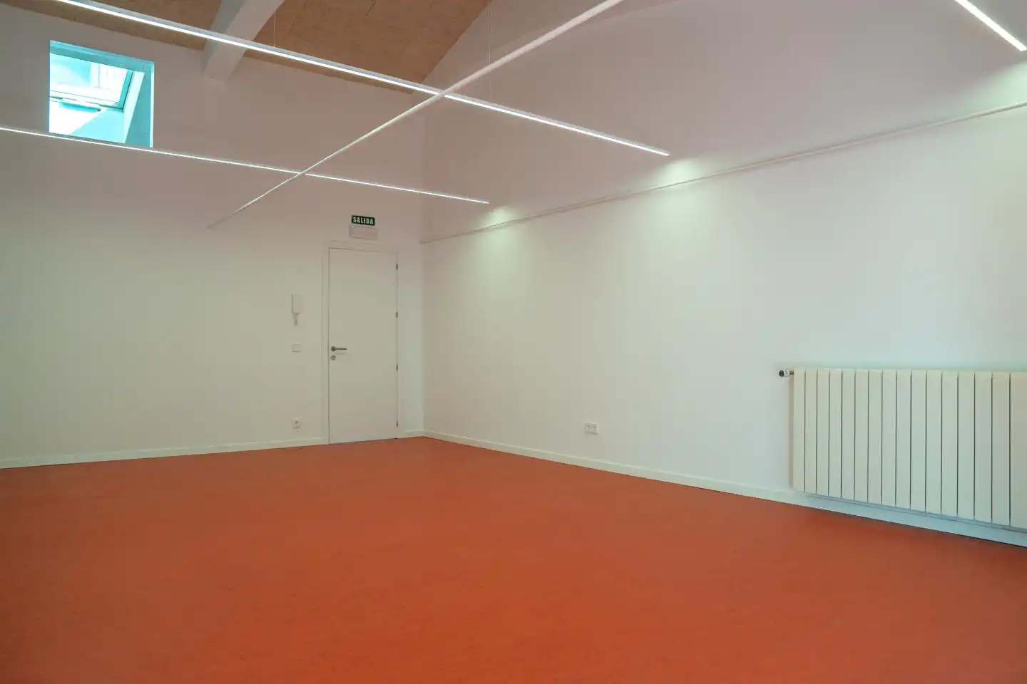 Office for rent in Larrabide, Milagrosa