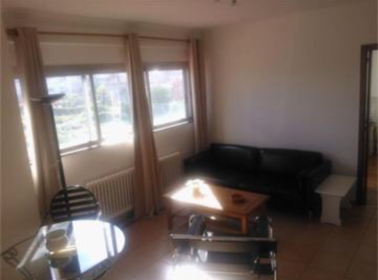 Living room of Apartment for sale in Santiago de Compostela   with Parquet flooring, Storage room and Furnished
