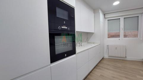 Foto 2 de Piso de alquiler en Centro, Ourense Capital