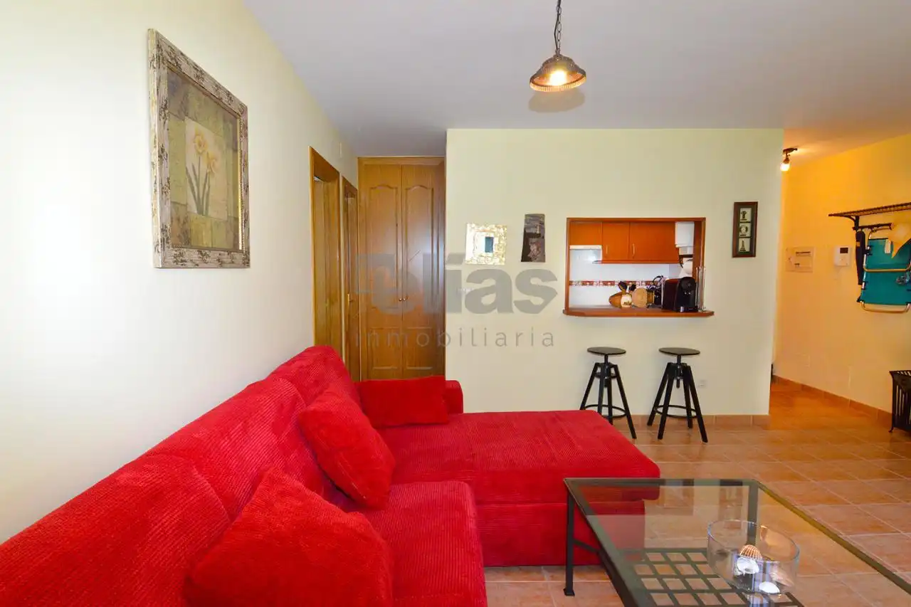Sala de estar de Piso en venta en Cee con Piscina, Amueblado y Balcón