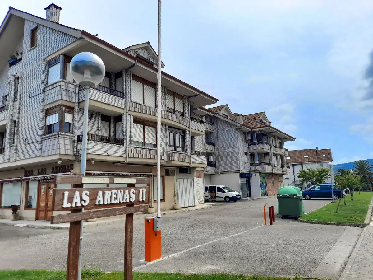 Exterior view of Commercial properties for sale in Bárcena de Cicero
