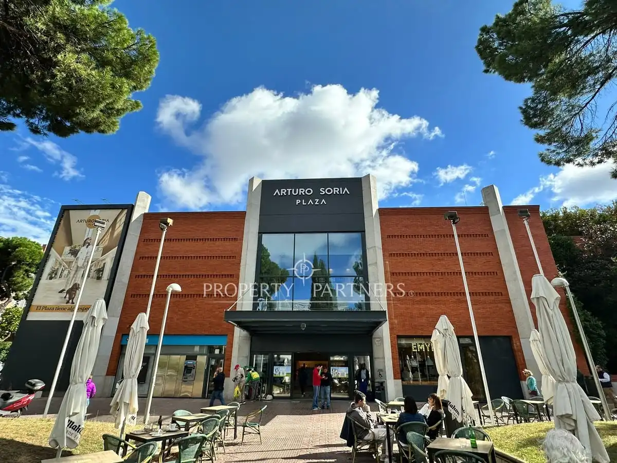 Vista exterior de Apartament en venda en Madrid amb Aire condicionat, Calefacció i Jardí privat