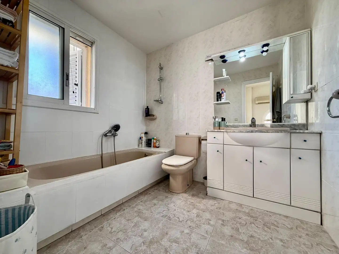 Baño de Casa adosada en venta en Calafell con Aire acondicionado, Calefacción y Terraza