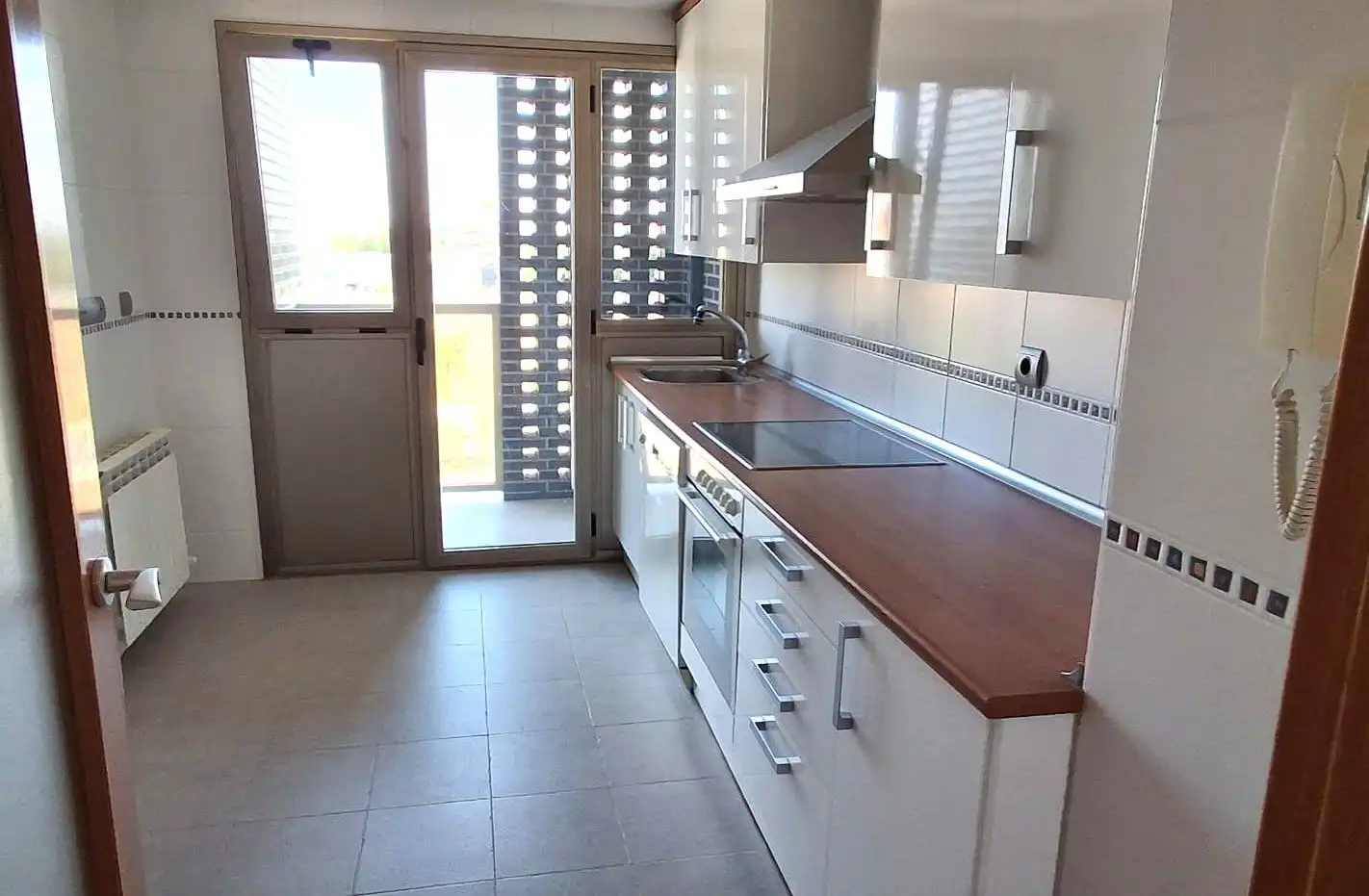 Cuina de Dúplex en venda en Valladolid amb Calefacció, Parquet i Terrassa