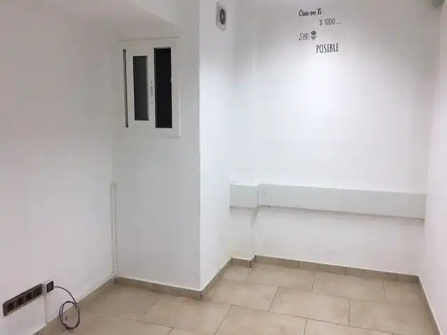 Oficina de lloguer en Sant Boi de Llobregat amb Aire condicionat i Internet