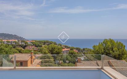 Vista exterior de Casa o xalet en venda en Palafrugell amb Aire condicionat, Terrassa i Piscina