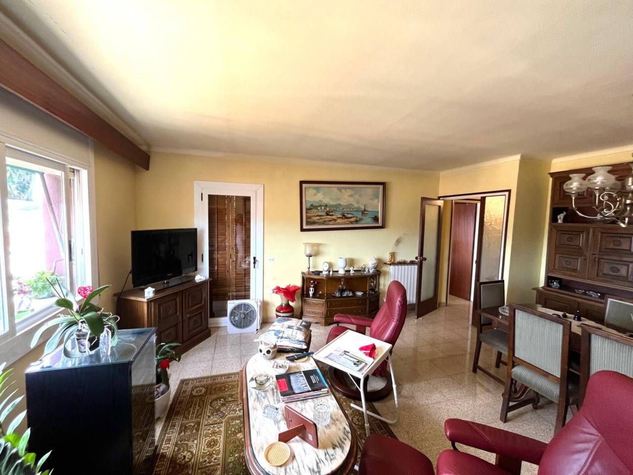Sala de estar de Piso en venta en Girona Capital con Calefacción y Balcón