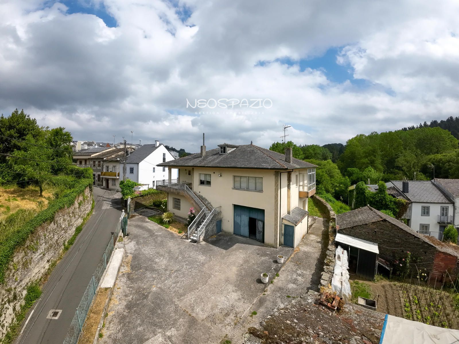 Vista exterior de Casa o xalet en venda en Lugo Capital amb Calefacció i Terrassa