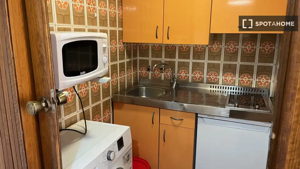 Kitchen of Flat for rent in Madrid  with Air Conditioner, Heating and Furnished