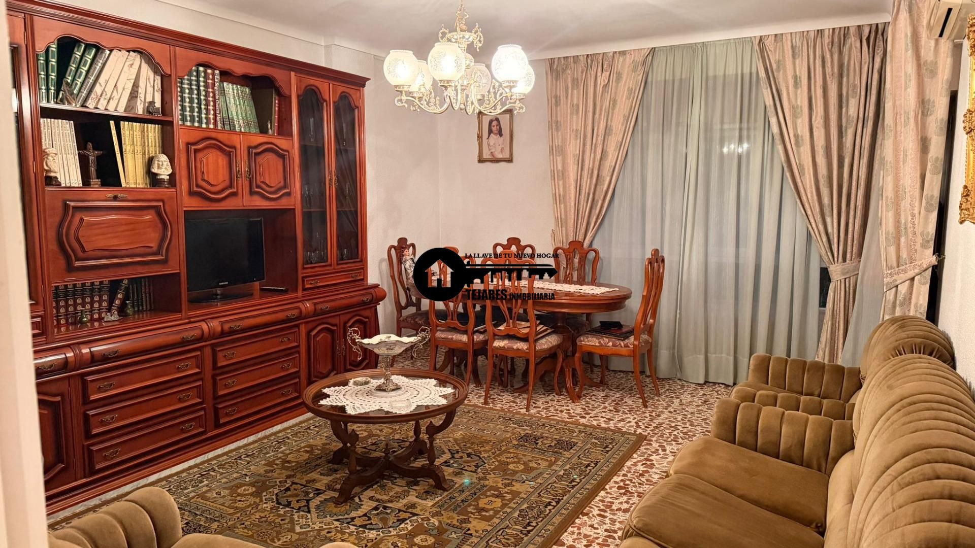 Living room of Flat for sale in  Albacete Capital  with Air Conditioner, Heating and Furnished