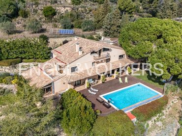 Casa con piscina in vendita a Sant Feliu de Codines