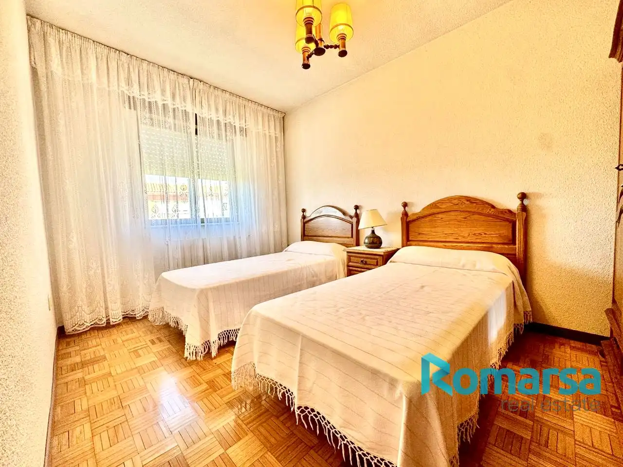 Habitación de Piso en venta en Ávila con Calefacción, Parquet y Trastero