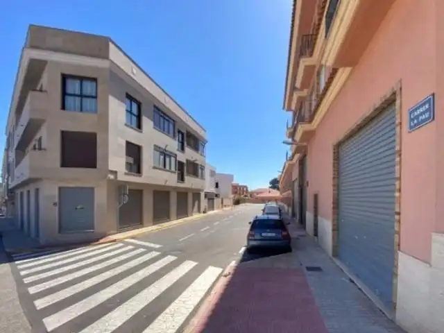 Vista exterior de Local en venta en Novelda