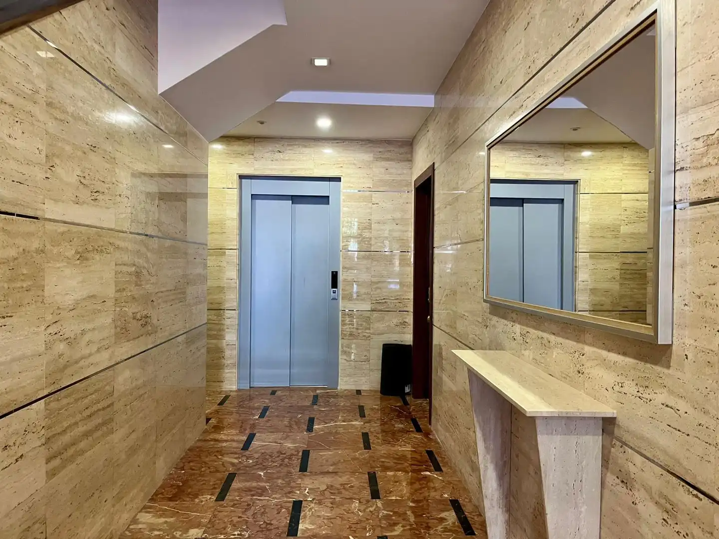Flat for sale in Sevilla  with Air Conditioner, Terrace and Balcony