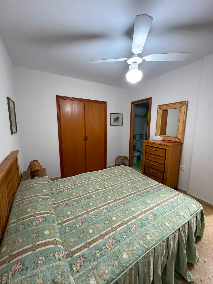 Schlafzimmer von Wohnungen zur Miete in Sueca mit Klimaanlage, Terrasse und Möbliert