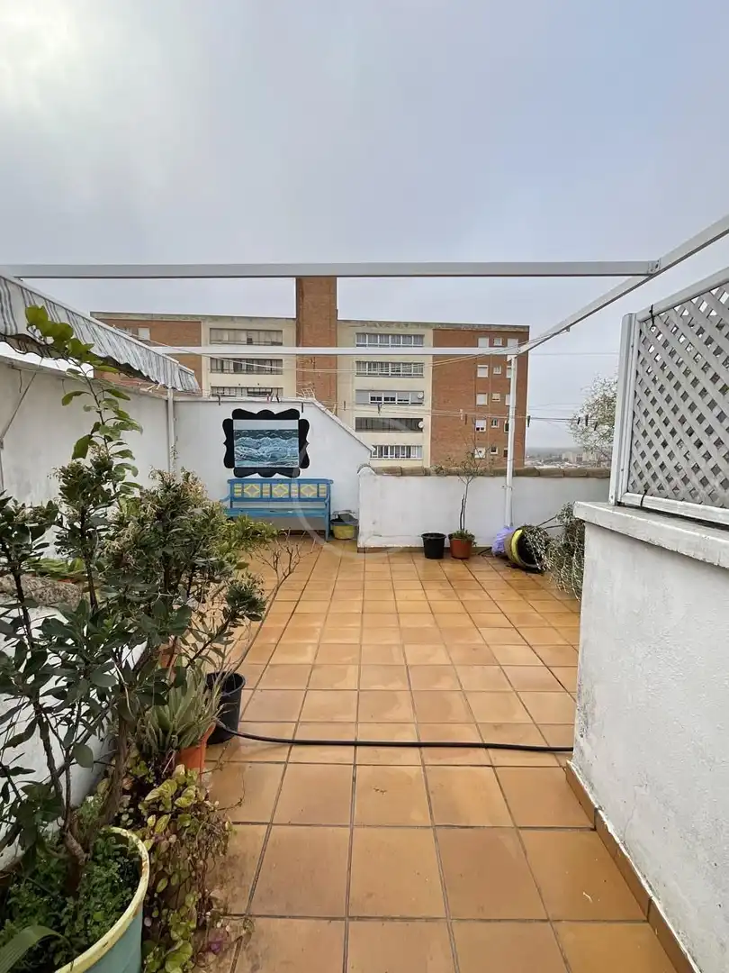 Terrasse von Maisonette zum Verkauf in Linares mit Klimaanlage