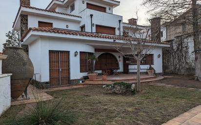 Vista exterior de Casa o xalet en venda en Castellar del Vallès amb Terrassa, Piscina i Balcó