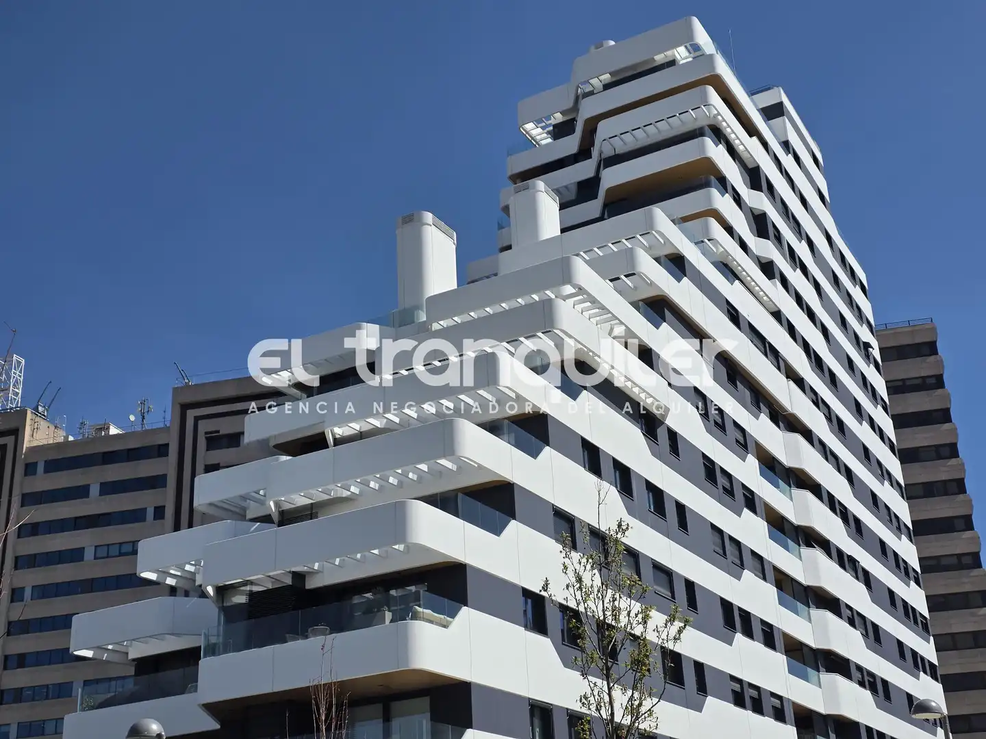 Exterior view of Flat for rent in Madrid  with Air Conditioner, Terrace and Storage room