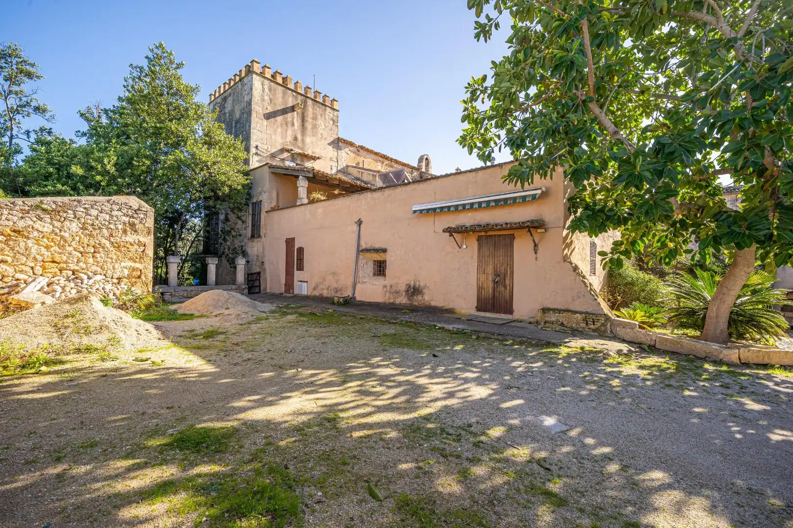 Vista exterior de Edificio en venta en Inca con Alarma y Piscina comunitaria