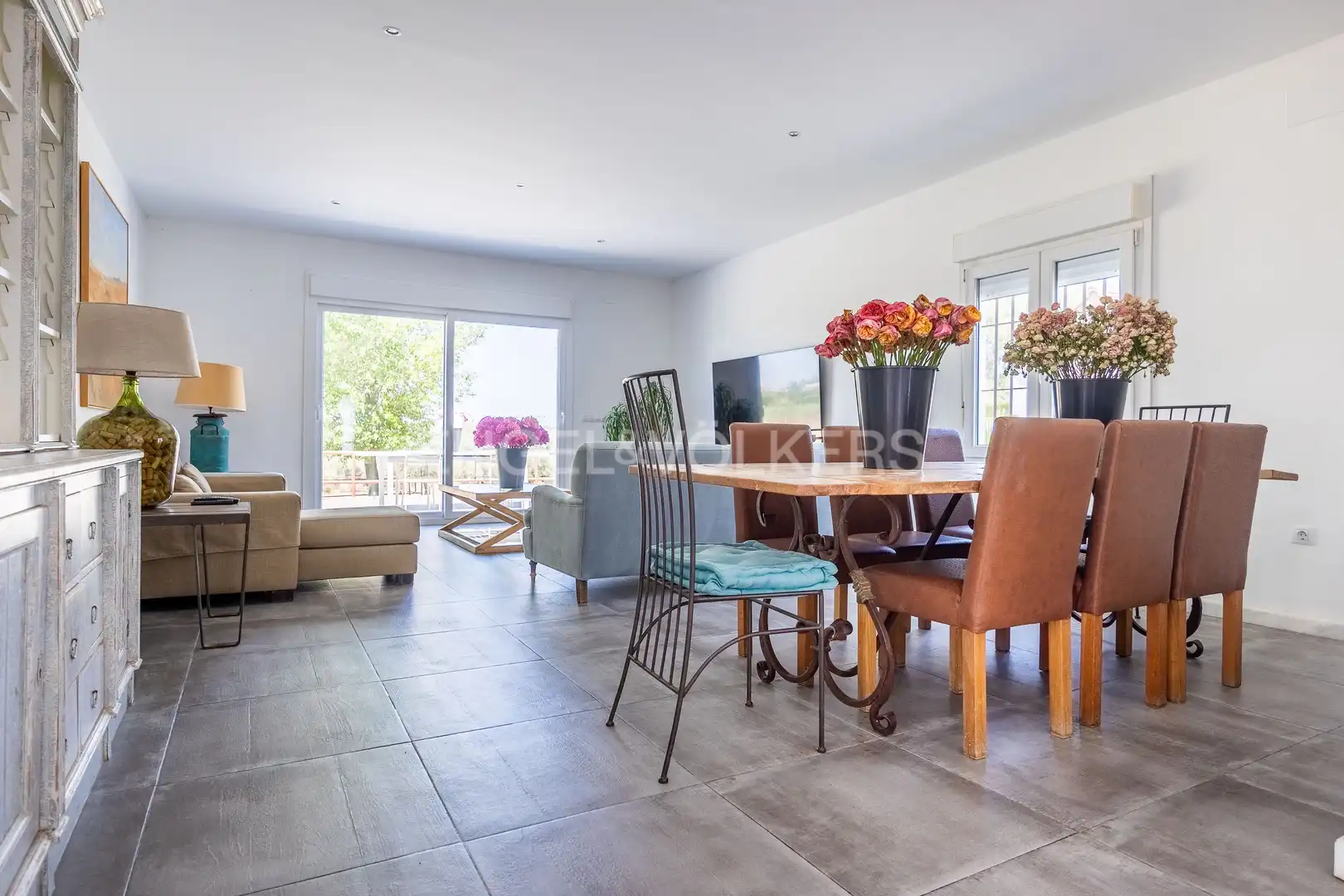 Esszimmer von Country house zum Verkauf in Espartinas mit Klimaanlage, Heizung und Privatgarten