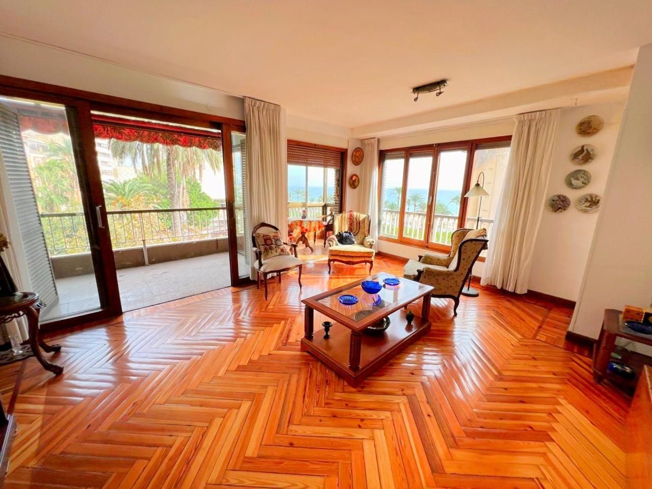 Sala d'estar de Pis en venda en Alicante / Alacant amb Aire condicionat