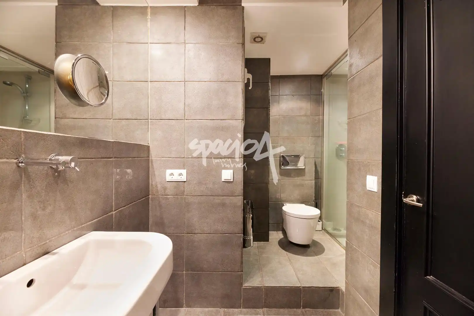 Badezimmer von Wohnung zum Verkauf in Madrid mit Klimaanlage und Heizung