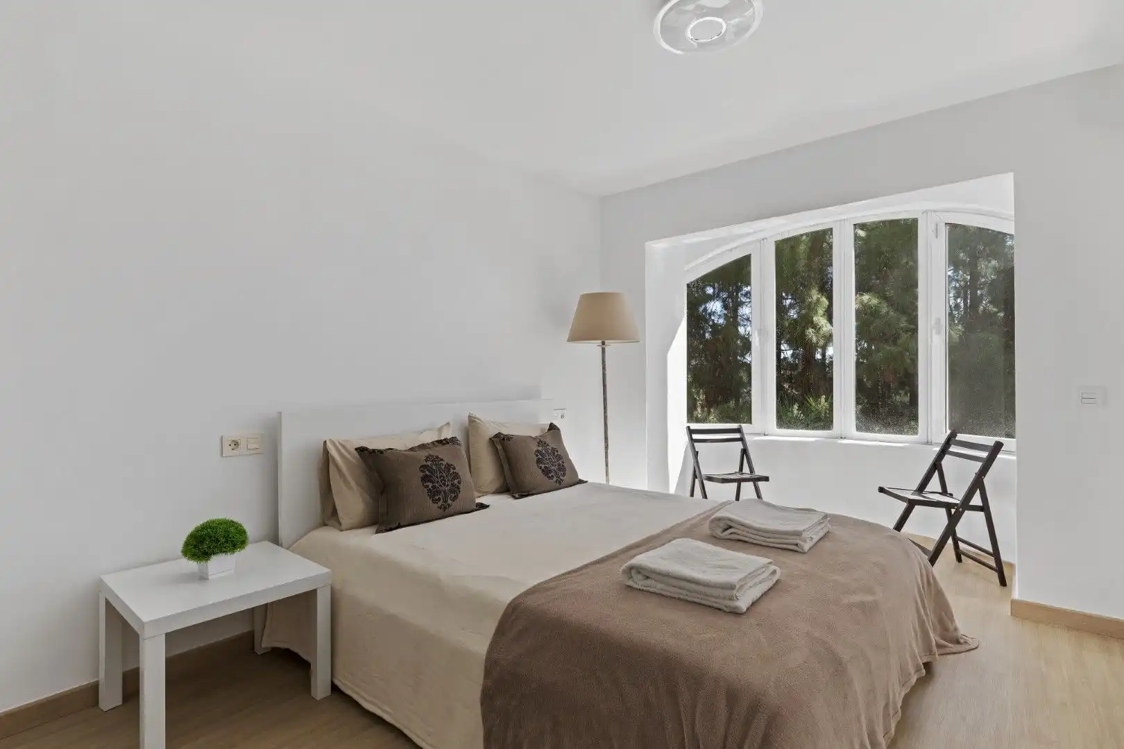 Habitación de Casa adosada en venta en Mijas con Jardín privado, Terraza y Amueblado