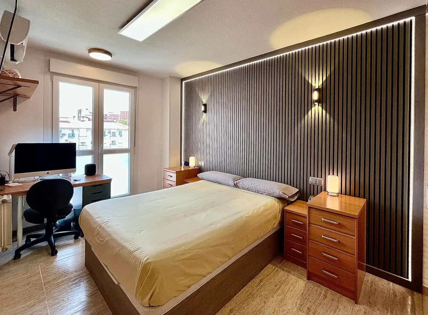 Flat with terrace for sale in Plaza de Colon, imagen 2