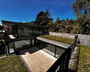 Vista exterior de Casa o xalet en venda en Donostia - San Sebastián  amb Aire condicionat, Terrassa i Piscina