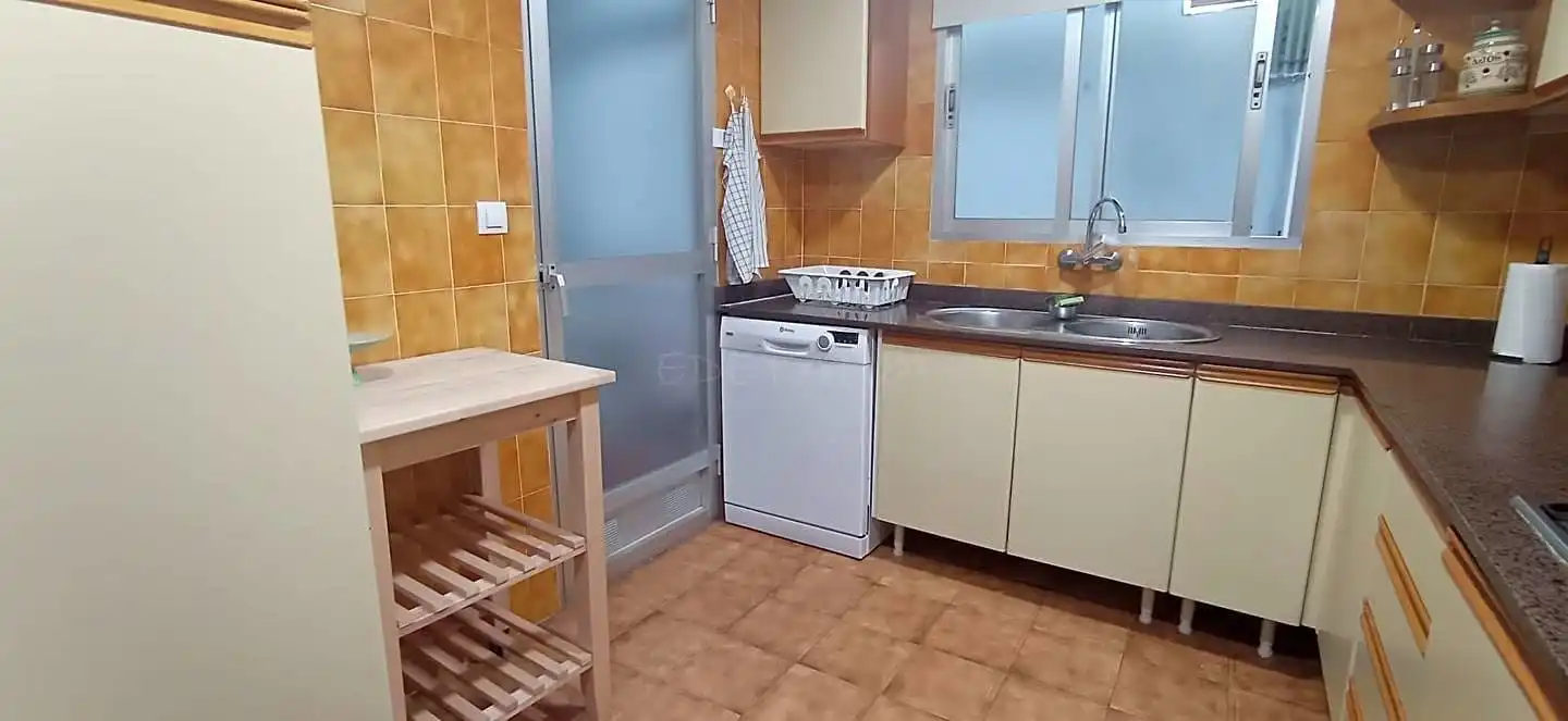Cocina de Apartamento de alquiler en Moncada con Aire acondicionado, Terraza y Amueblado